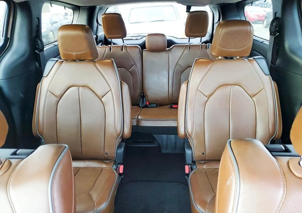 Chrysler Pacifica cena 49000 przebieg: 112000, rok produkcji 2017 z Kazimierz Dolny małe 56